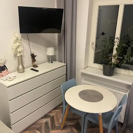 Center-1 *